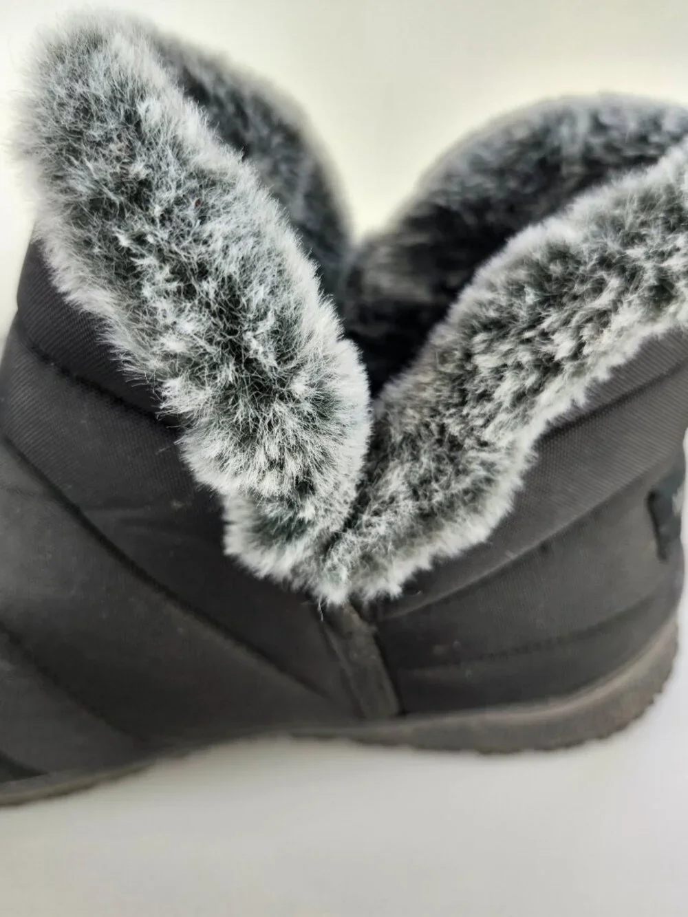 Minnetonka Northtown Boot - Women's Size 9